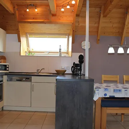 Juna Am Nordseedeich